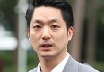 蒋万安今天直接把话撂下了。他当着媒体的面斩钉截铁地表示，自己绝对不可能去选下一任