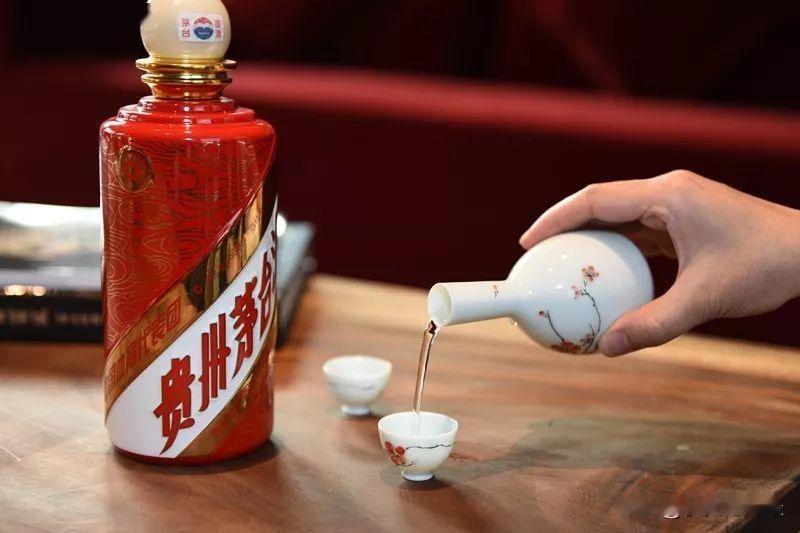 财报显示，建议零售价1499实际零售价2000+的贵州茅台毛利率95%以上。这意