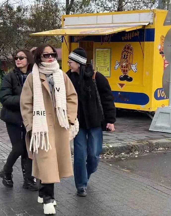 瞬间明白了…她们为什么不会精致土