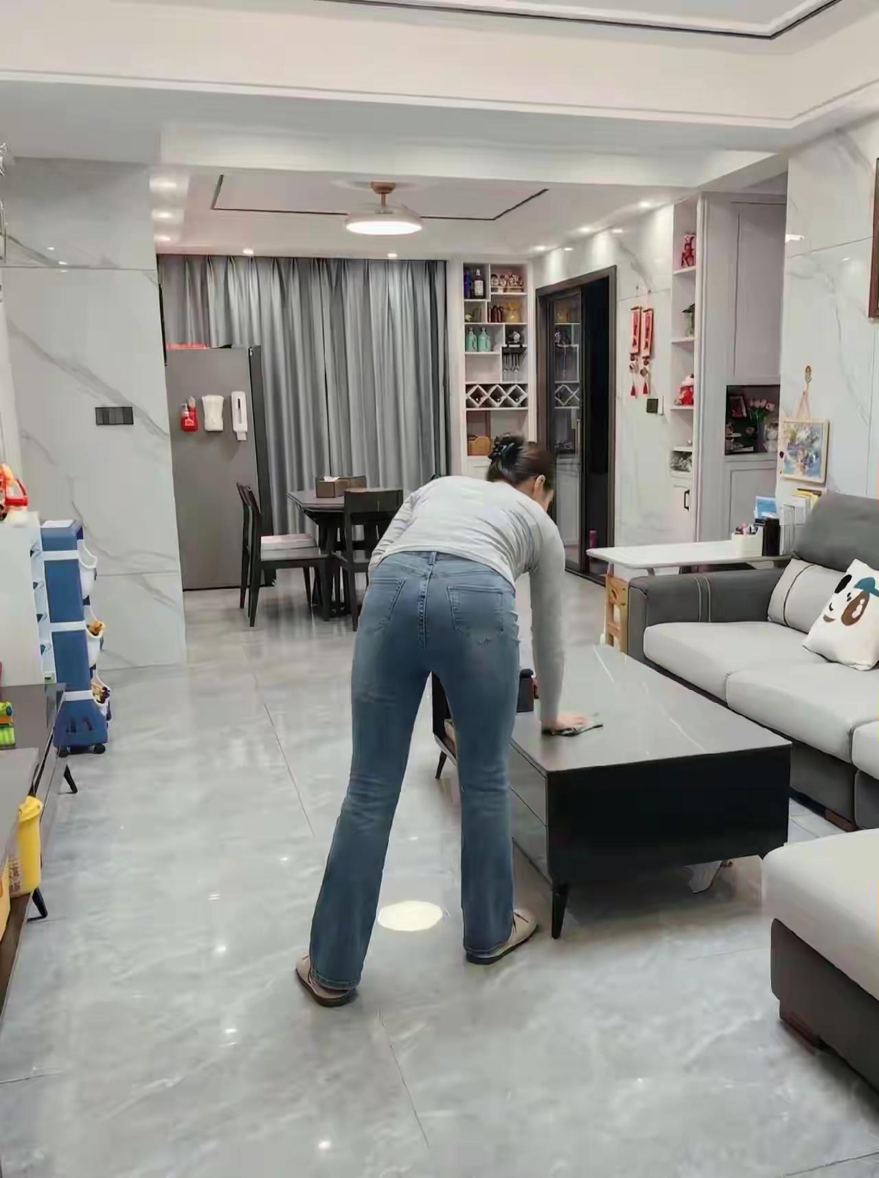 每次去婶婶家总是让人心情舒畅！因为婶婶总是能够把家里收拾得干干净净，整整齐齐！客