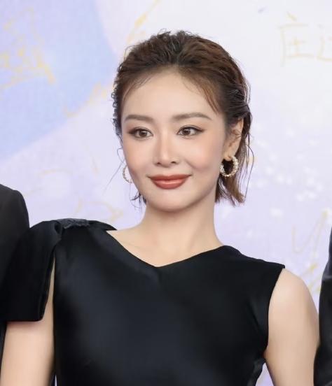 你可以说高叶演技不好，你也可以说她长得一般，但是有一点，真的喷不了，那就是高叶在
