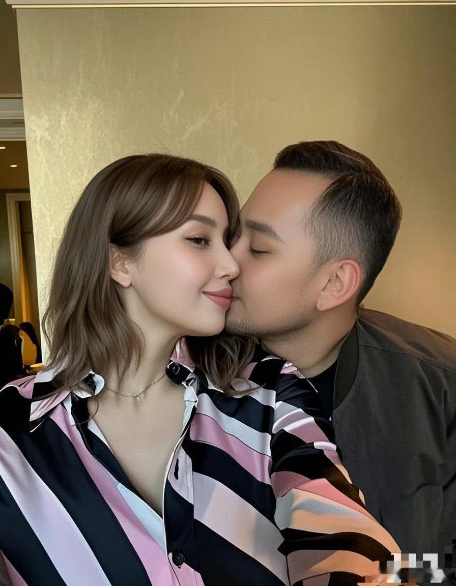 Lisa好开放啊，亲嘴亲耳。跟这个男的到底啥关系啊，三公子看到了不会吃醋吗？[泪