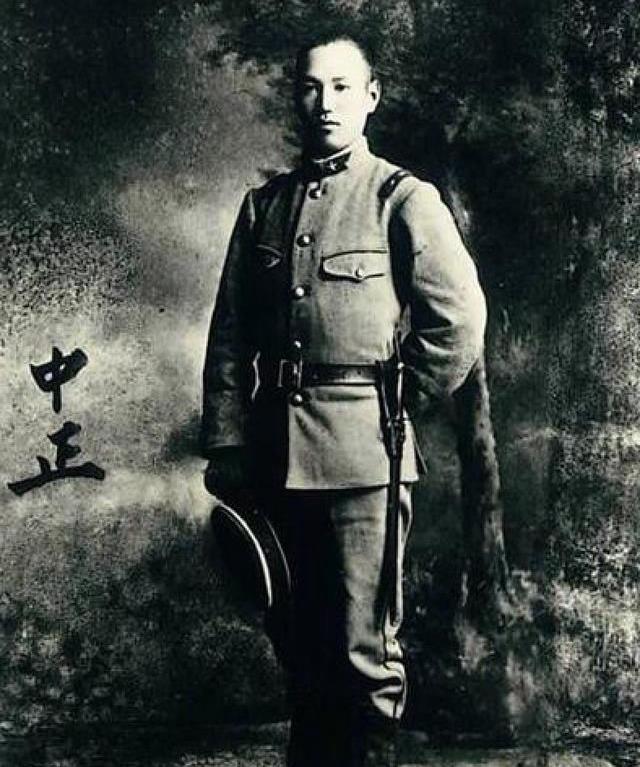 1910年23岁的蒋氏进入日军第十三师团野炮第19联队实习服役，入伍档案留下的记