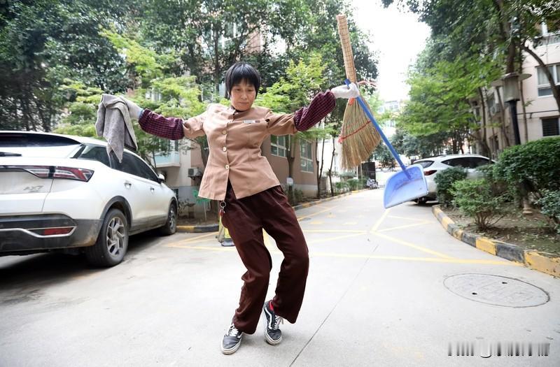 妻子沉迷跳舞，家里乱成一锅粥，这日子还怎么过？相信不少男性朋友都遇到过这样的困扰