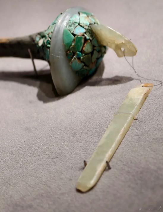 绿松石和玉器拼合的骨簪，国宝级！​​​