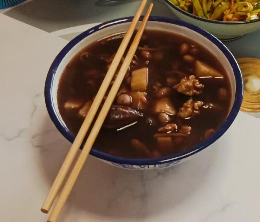 腊八遇见五九，各路专家讲得天花乱坠，头大，还是回归韩城传统，吃一碗腊八面，即腊八