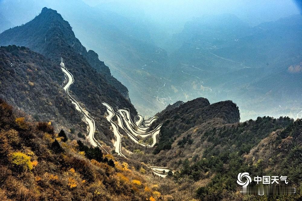 太行山脉、太岳山脉、吕梁山脉的关系，三者的地理、构造与山系归属关系如下：1