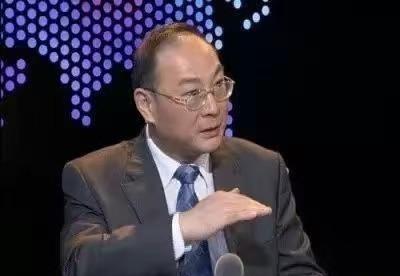 别再幻想“中俄结盟”！金灿荣教授曾提醒：俄罗斯不是兄弟而是邻居，必须警惕背后的战