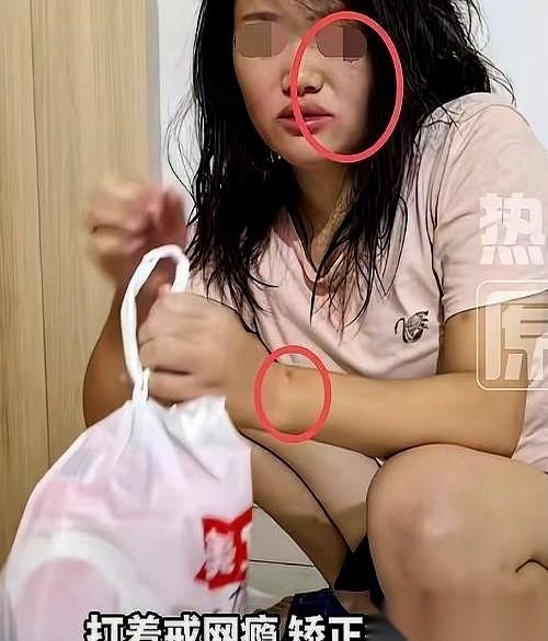 凌晨三点，房门被人从外面撞开，几个陌生男人冲进来，把你从床上硬生生拖起来。你回