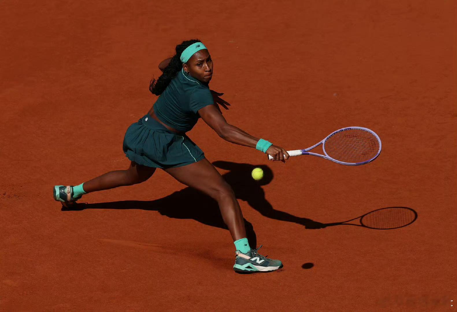 高芙晋级WTA1000马德里站16强带病作战的美国名将高芙在马德里站上演惊心逆转