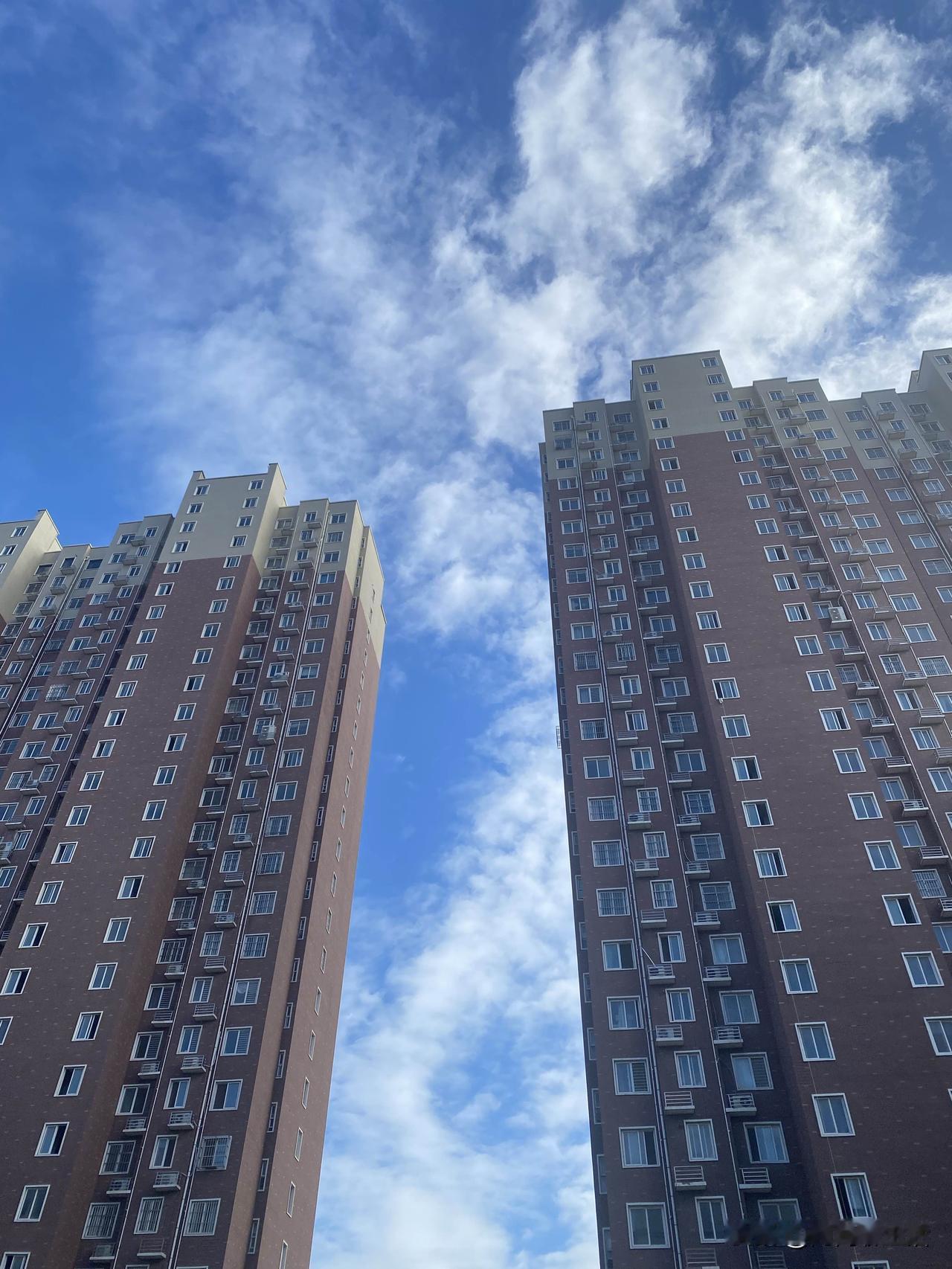 活了大半辈子，发现一个特别扎心又可怕的家庭真相：家里老大一旦自私又偏心，这个家早