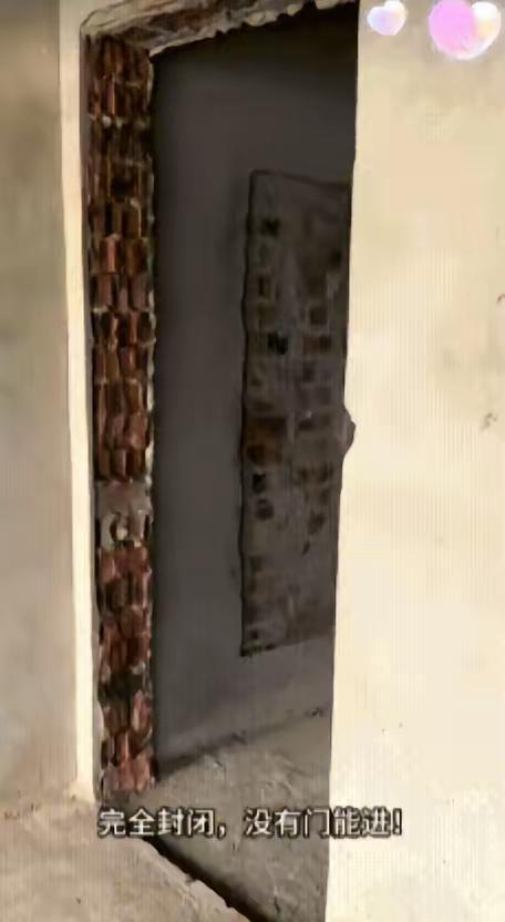 “解释不清了！”12月10日，广西，一女子买了套二手顶楼复式，没想到装修砸墙的时