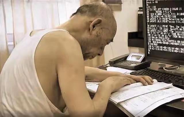 令美国敬畏的大人物离世！而我们却一无所知？1994年，中国第一台激光陀螺工程