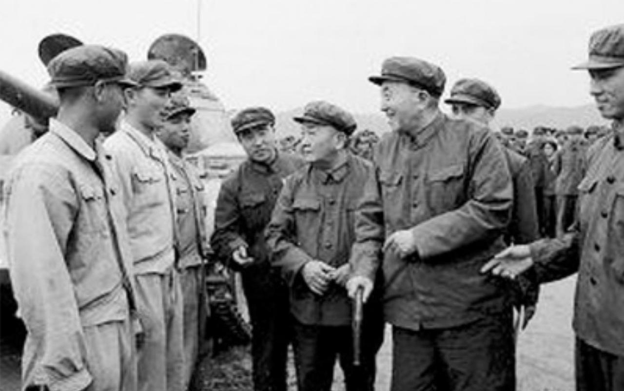 1965年冬，在上海参加会议的总参谋长罗瑞卿大将听着台上发言，心情特别沉重。会议