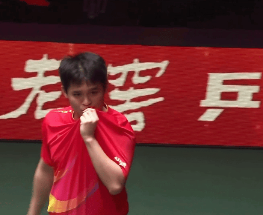 有3件事可以证明：林诗栋这次大赛真的“成长”了！第一件事，在比赛结束时，林诗