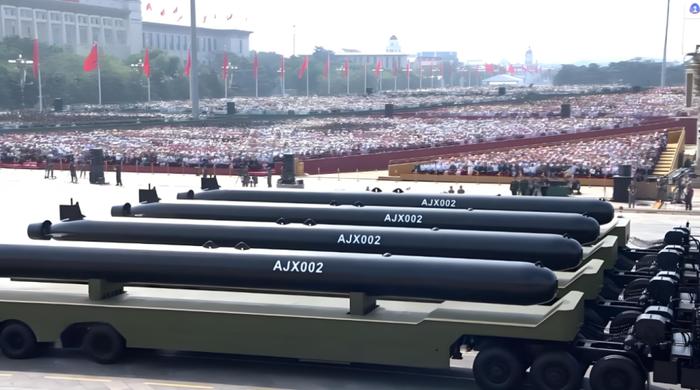 一台核潜艇，如果把士兵全换成机器人，理论上能趴在海底30年不动。但只要人类士兵一