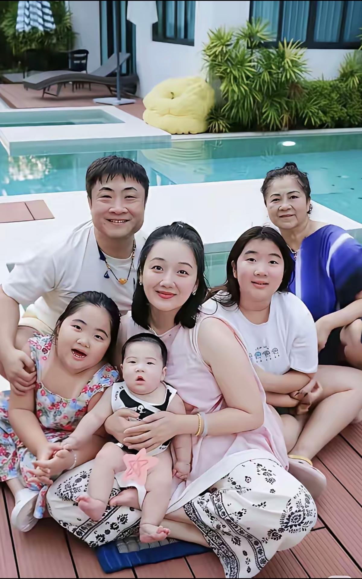 全家人共用一张脸