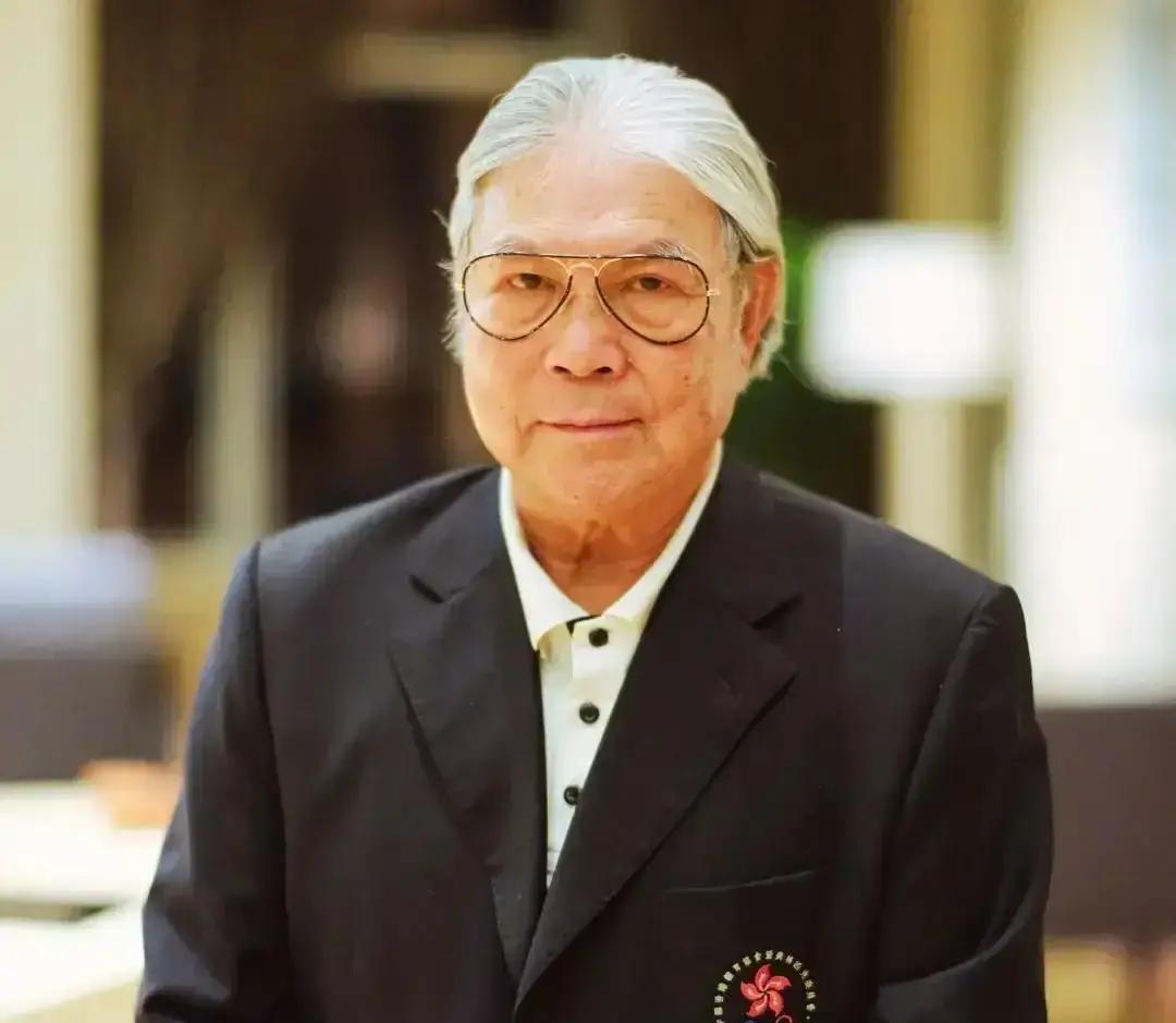 离婚不撕破脸，省下上亿律师费霍震霆当年和朱玲玲分开，干脆利落。没再婚，没新