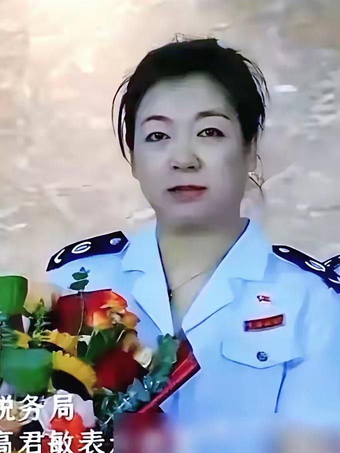 最佩服高君如女士母女俩的简朴低调了…你看人家女儿莎莎，不仅比赛奖金丰厚，就连