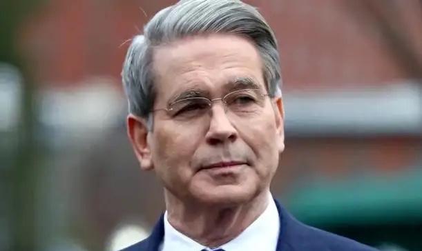 中美新一轮关税谈判刚结束，贝森特回国就上CNBC节目，聊了聊谈判细节，他说中方来