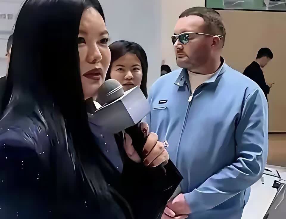 李湘这是吃了什么啊？就算再有钱也不要这样子吃吧！或许有钱人实际上过的也并不是很开