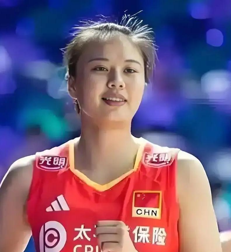 在刚刚结束的亚运会首战对阵菲律宾女排的比赛中，女排主教练赵勇在排兵布阵上有了质的