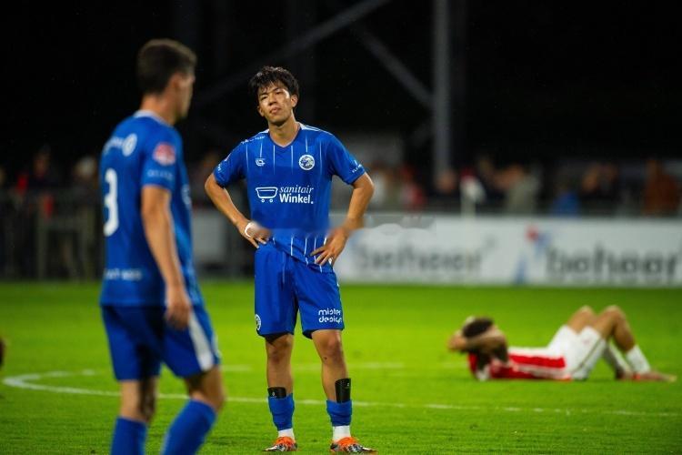 荷乙邓伯什2-3不敌乌德勒支二队中国球员王博豪替补未出场对手阵中的华裔门将