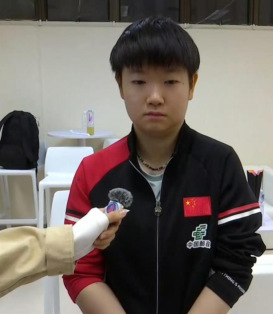 孙颖莎回应受伤退赛：女单第五局已经不太敢动，大家也不用太担心第一局脚就有点反