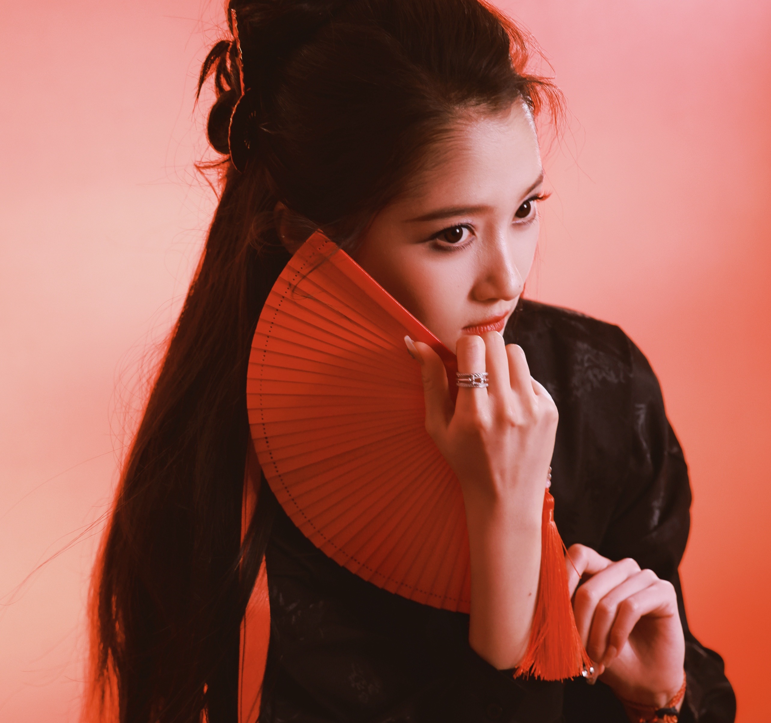 关晓彤陈星旭按姓氏笔画排序关晓彤在复制粘贴的时代，你是手写的诗