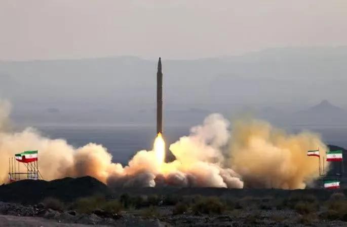 伊朗第九波反击打响！英法德彻底站队美方当地时间3月1日，伊朗直接发起第九轮