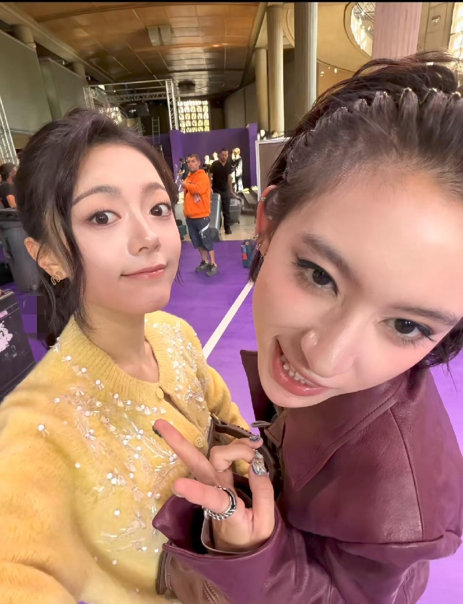 李沁才是大明星的骨相和气质！网红碳酸和赵今麦合影时像俩小闺蜜，但是她和李沁合影时