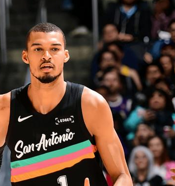 文班亚马砍下40分带领马刺大胜残阵湖人。NBA常规赛，马刺客场挑战大残阵湖人，这