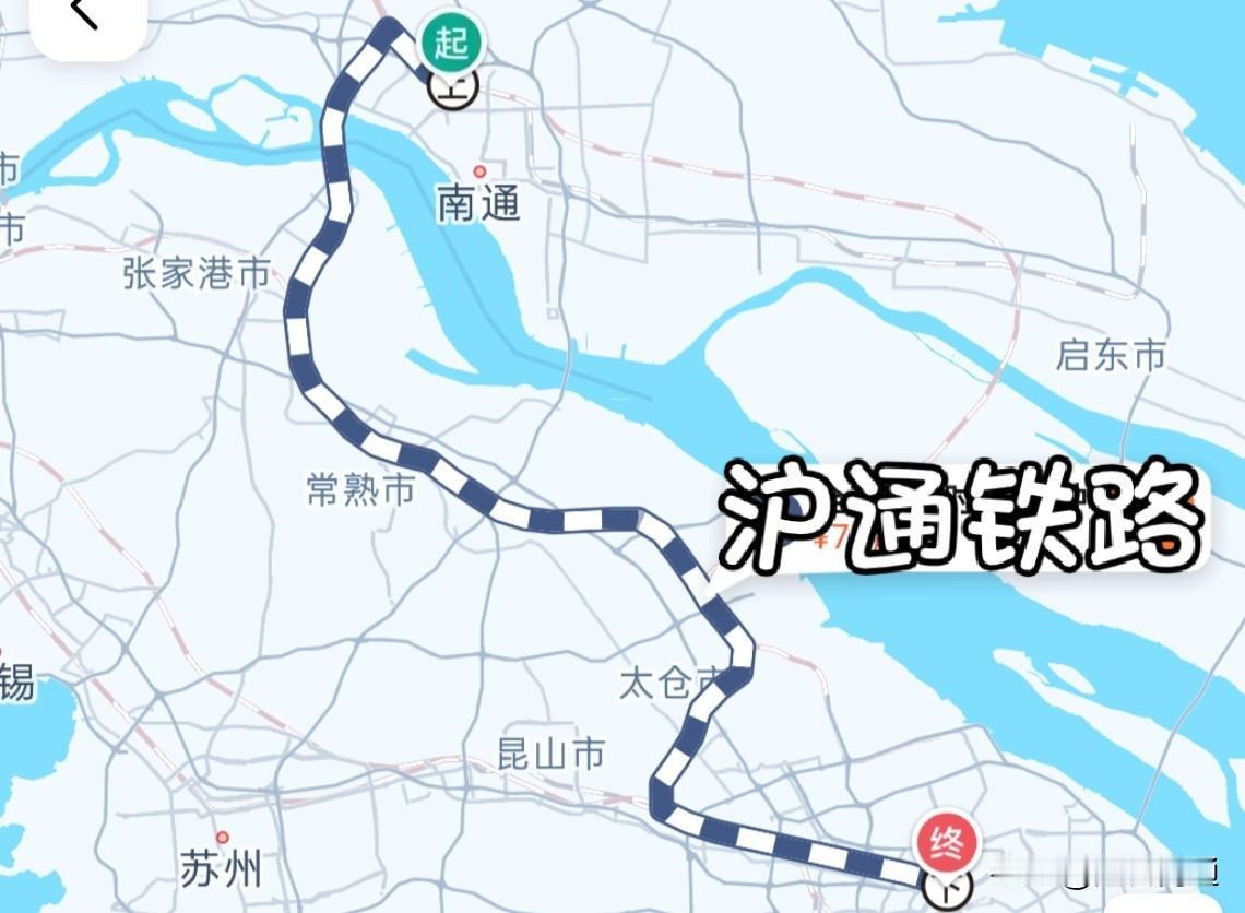 南通去上海，现在沪通铁路还是挺方便！去南京走张家港换乘，现在经常闹晚点！今