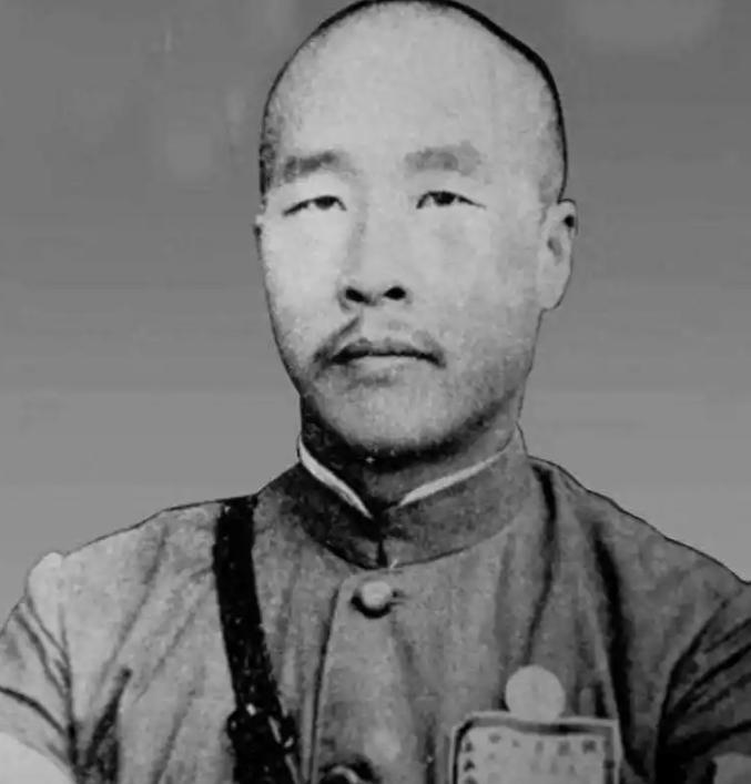 1938年,韩复榘被蒋介石诱杀。他15岁的二儿子韩子华最意难平。多年后,韩子华说