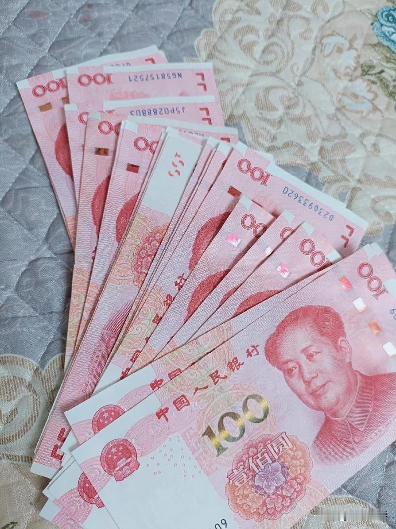 看到一句话说：借你钱不还的人，他的好运会转移到你身上。有些事想想还真邪，欠我
