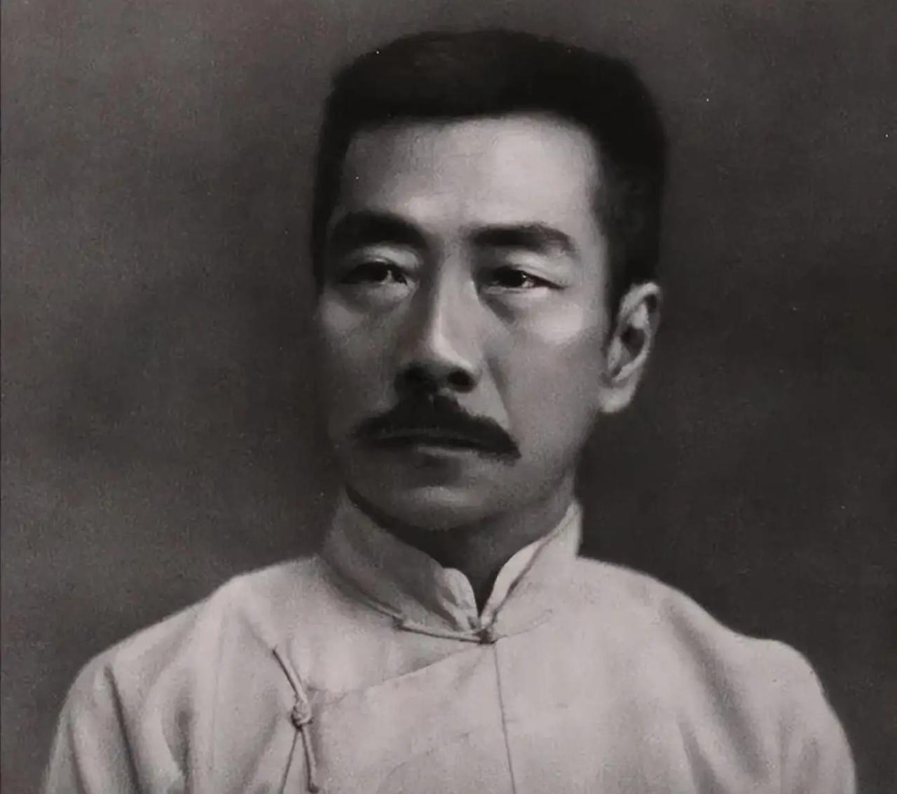 鲁迅为什么骨头硬？因为他是真有钱！鲁迅的工资高得你可能想象不到，1912年鲁迅进