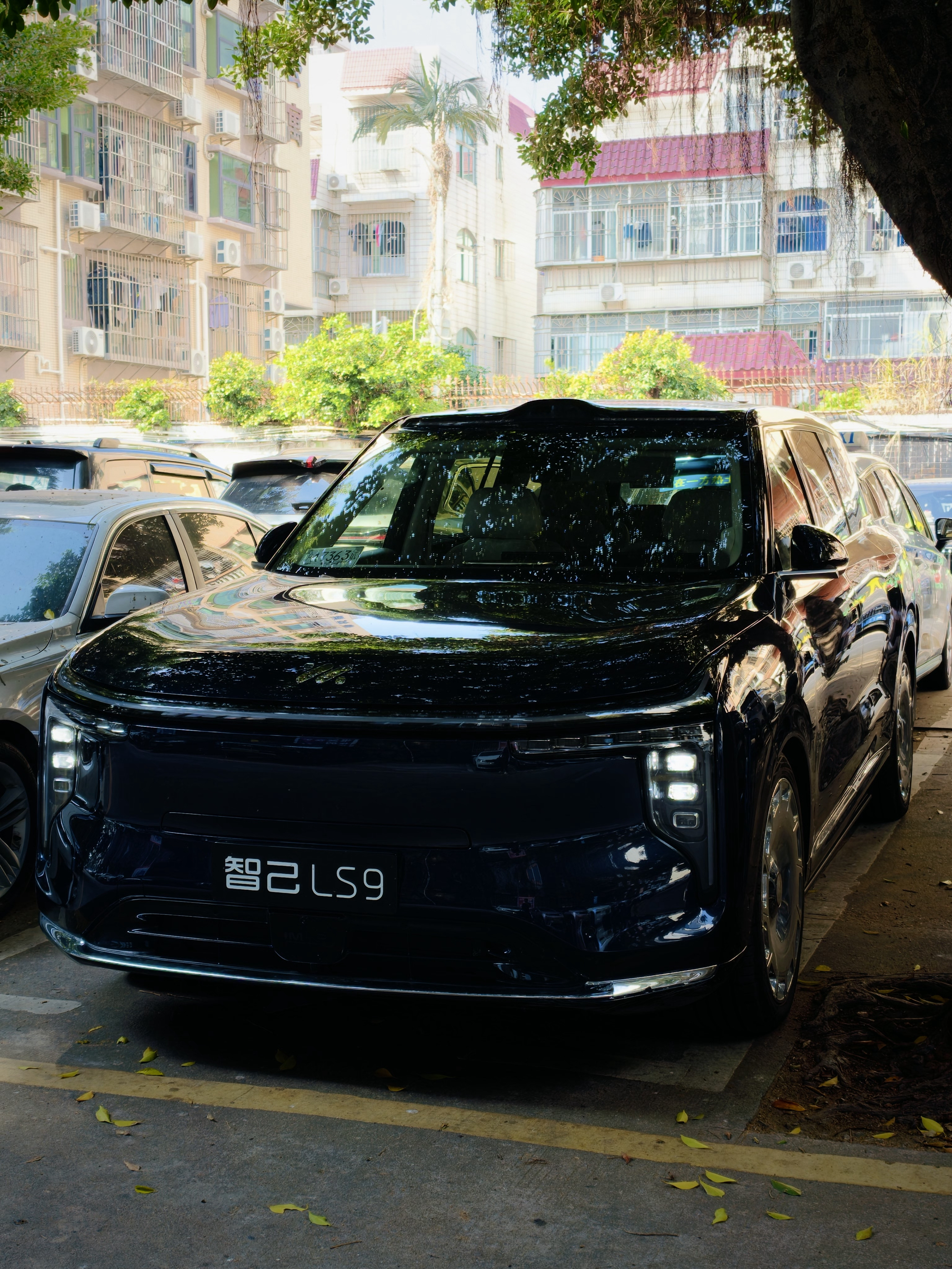 这车卖32W😱实在是太卷了，又大又好开，要啥有啥，还不贵。你们觉得贵吗