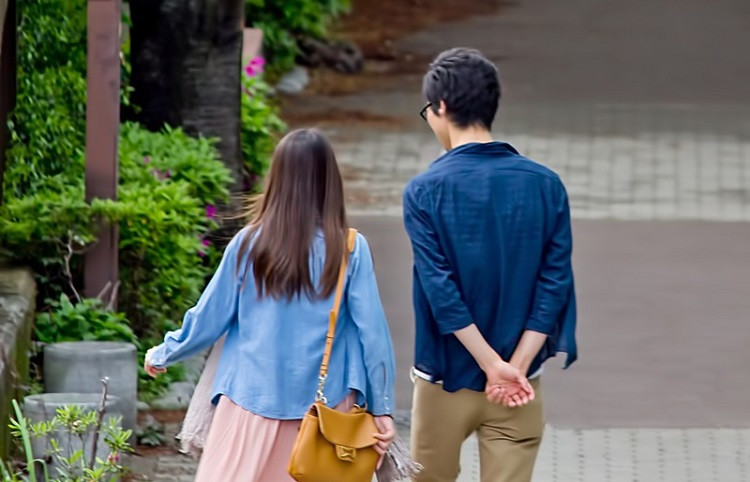 情人关系断不掉，无非是双方不自觉，不懂得及时止损。这种男女，都心知胆明，关系已