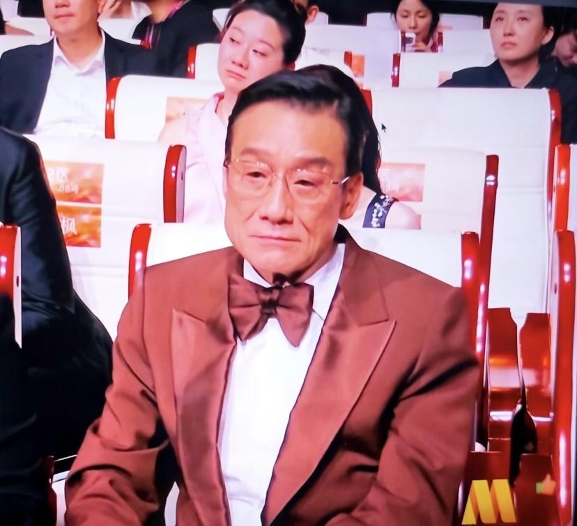 难怪梁家辉心情会这么沉重，不查不知道，一查就懂了！​他都68岁了，拍了160
