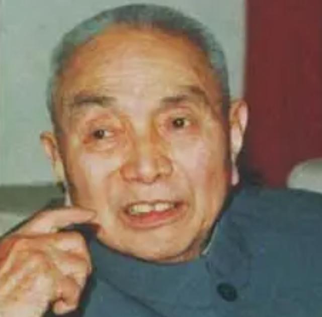 1997年10月20日，郭汝瑰被一辆大货车撞倒，抢救无效身亡，三天后，他家突然收