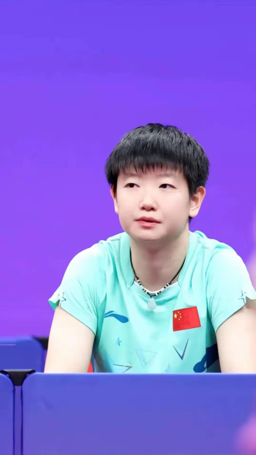 老奶奶留言说：“人世间最完美的人就是孙颖莎，她就是春天最美的花！她是我们中国人