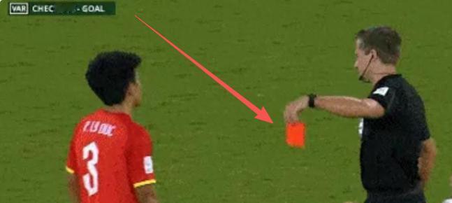 ·亚足联严惩！越南队吃红牌细节曝光，犯规动作太恶劣，中国队应上诉。 在U23