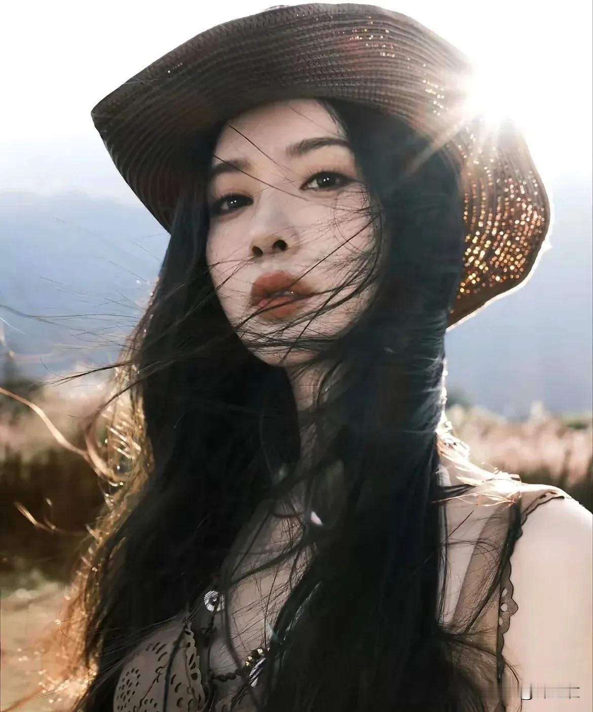 孟子义还是先稳住底盘，然后再多加尝试！虽然粉丝都希望她转型演正剧，可是她才火多久