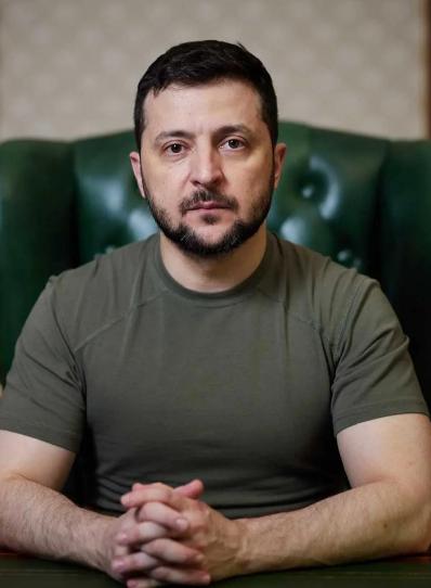 泽连斯基再不认错，乌克兰就要灭亡了！说实话，泽连斯基这人也不是一开始就想把国