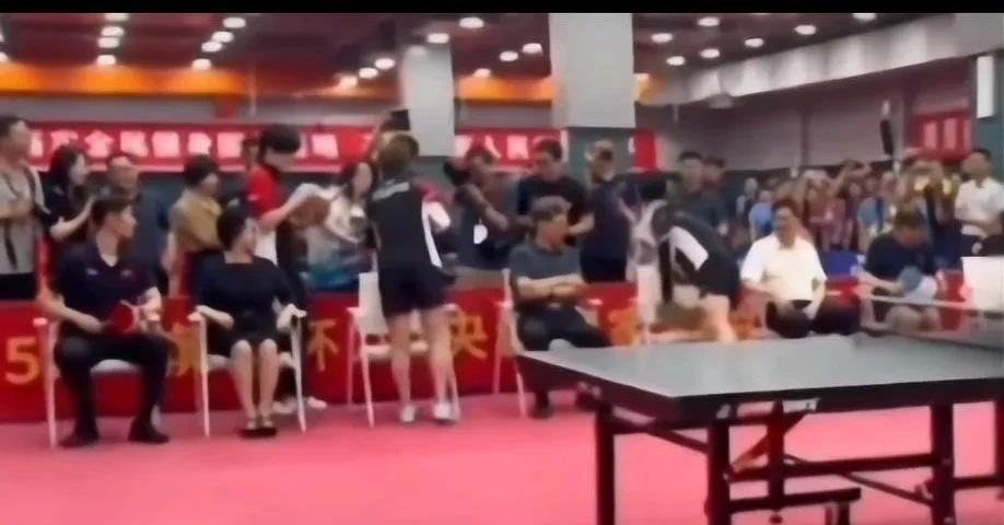 一个座位被骂两天，难道领导旁边空着，领导才有面子！？终于真相大白了！我们的楚钦