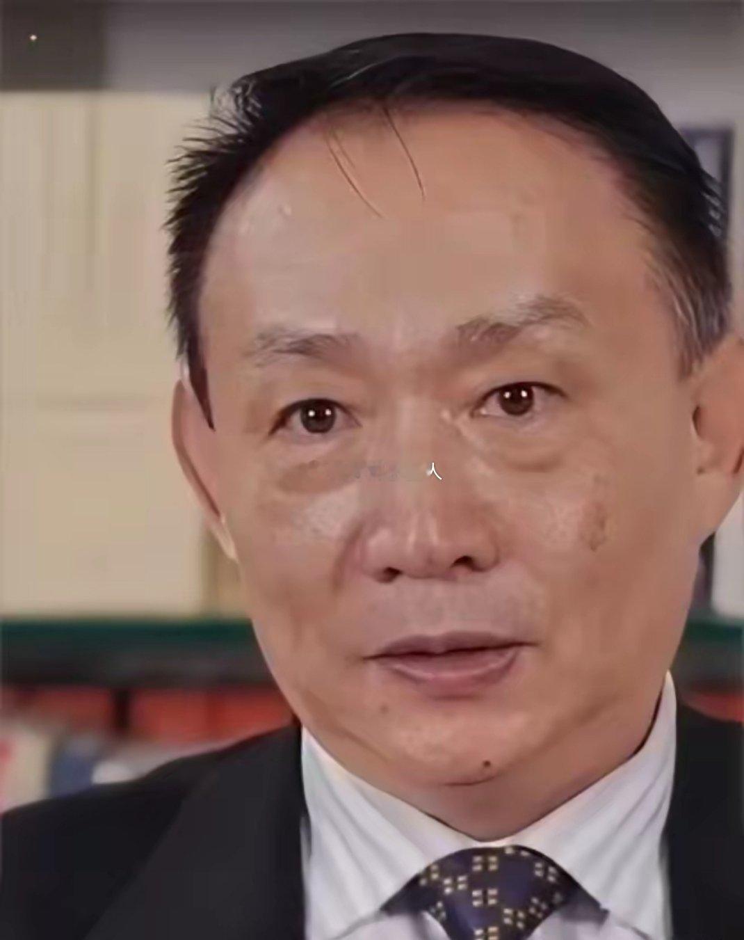 卢麒元被全网围剿，是捅到了谁的痛处？最近连着刷到卢麒元的视频切片，直接给我看清醒