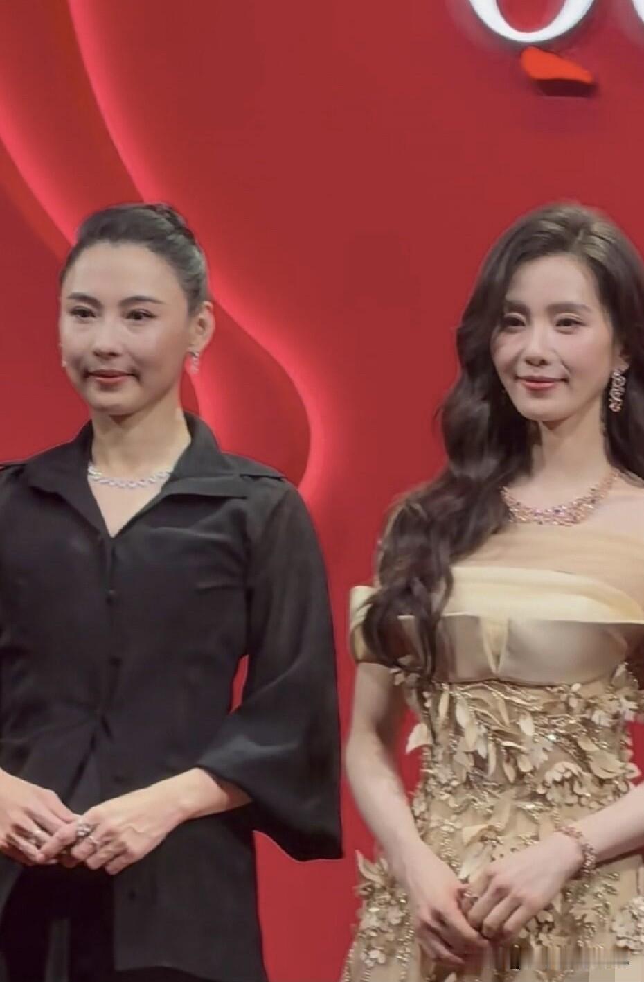女神张柏芝也老了不少，整个脸都没有之前那么耐看，没有旁边这一位年轻点的女演员有魅