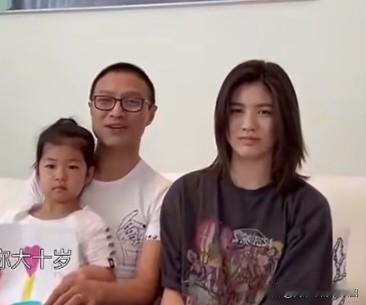 谈汪峰对前妻章子怡的高姿态近日刷到歌手汪峰携一双儿女，连线前妻章子怡的一段视