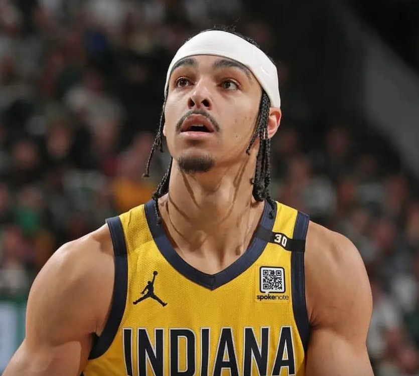 明天独行侠迎战湖人加福德&瑞安·内姆哈德大概率出战根据球队伤病报告显示，加福