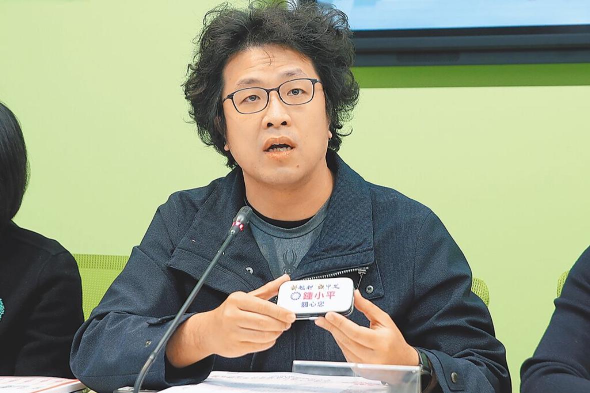 民进党渐成笑话物必自腐而后虫生，此刻的赖清德若听到这句话，应当会感到很刺耳。因